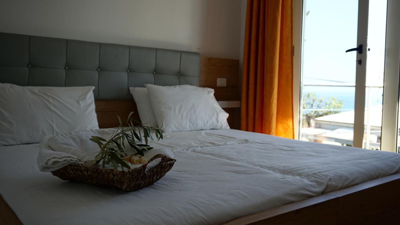 Hotel Ionian Dhërmi Kültér fotó