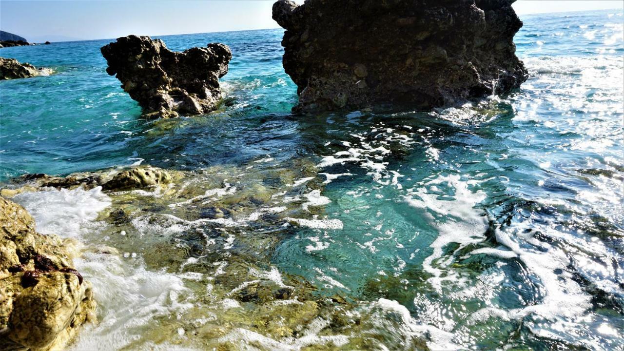 Hotel Ionian Dhërmi Kültér fotó